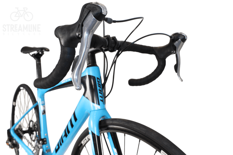 Giant Defy Advanced 1 - Carbon Road Bike - Grade: Fair Bike Pre-Owned 