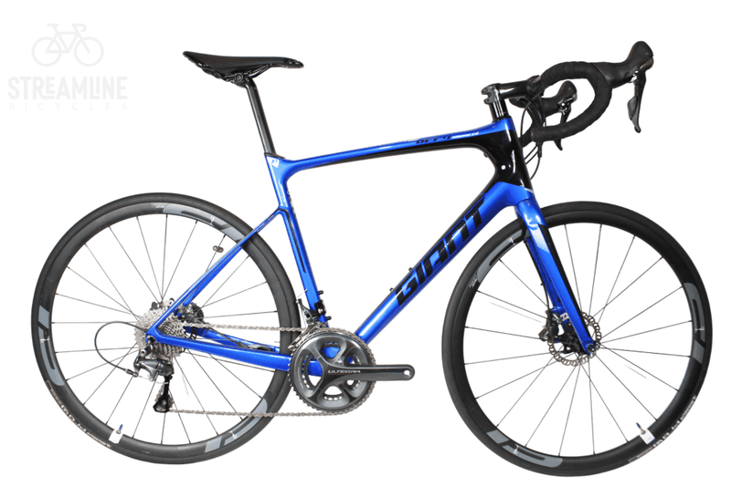 Giant Defy Advanced Pro Disc - Carbon Road Bike - Grade: Good Bike Pre-Owned 