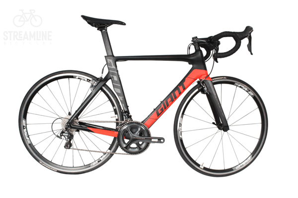 Giant Propel Advanced 1 - Carbon Aero Road Bike - Grade: Excellent Bike Pre-Owned 