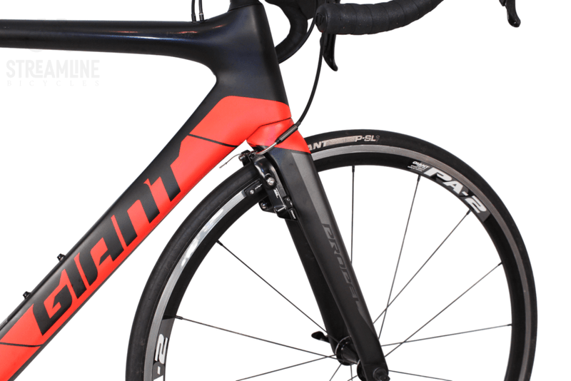 Giant Propel Advanced 1 - Carbon Aero Road Bike - Grade: Excellent Bike Pre-Owned 