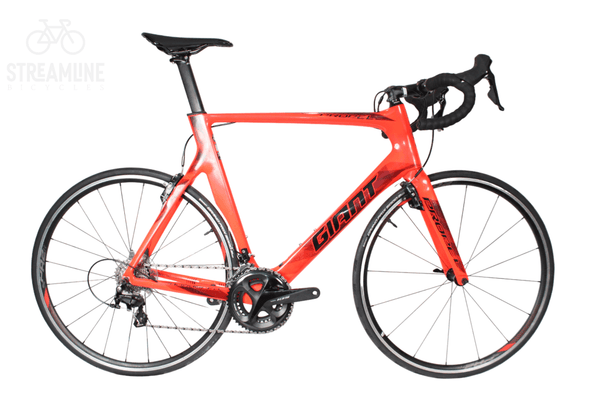 Giant Propel Advanced 2 - Carbon Aero Road Bike - Grade: Excellent Bike Pre-Owned 