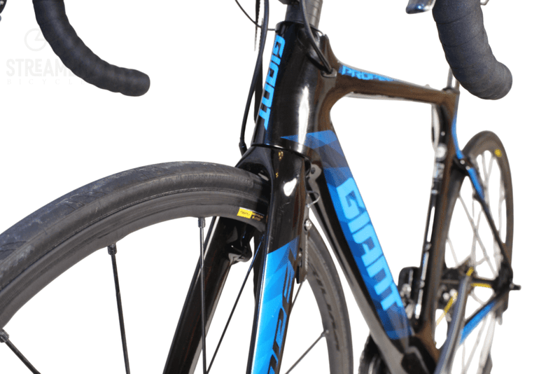 Giant Propel Advanced 2 Custom Build - Carbon Aero Road Bike - Grade: Excellent Bike Pre-Owned 