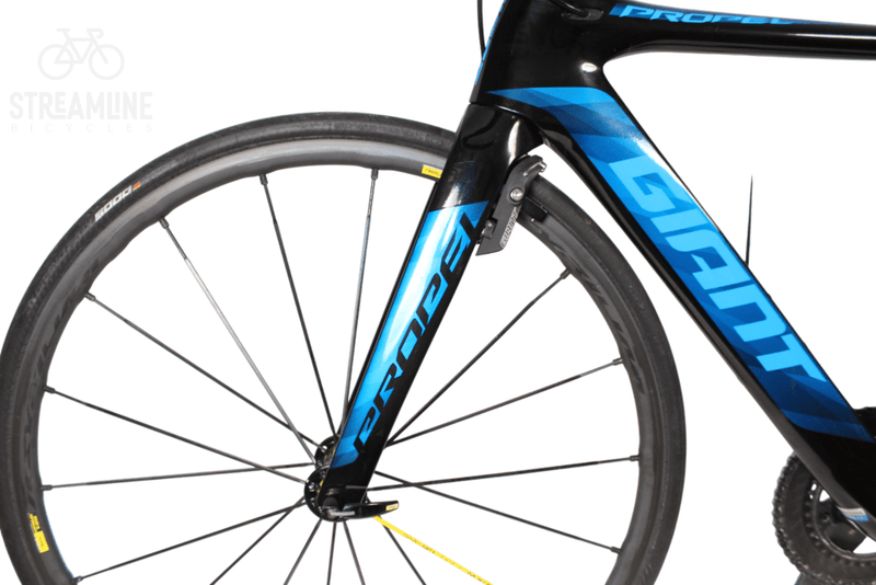 Giant Propel Advanced 2 Custom Build - Carbon Aero Road Bike - Grade: Excellent Bike Pre-Owned 