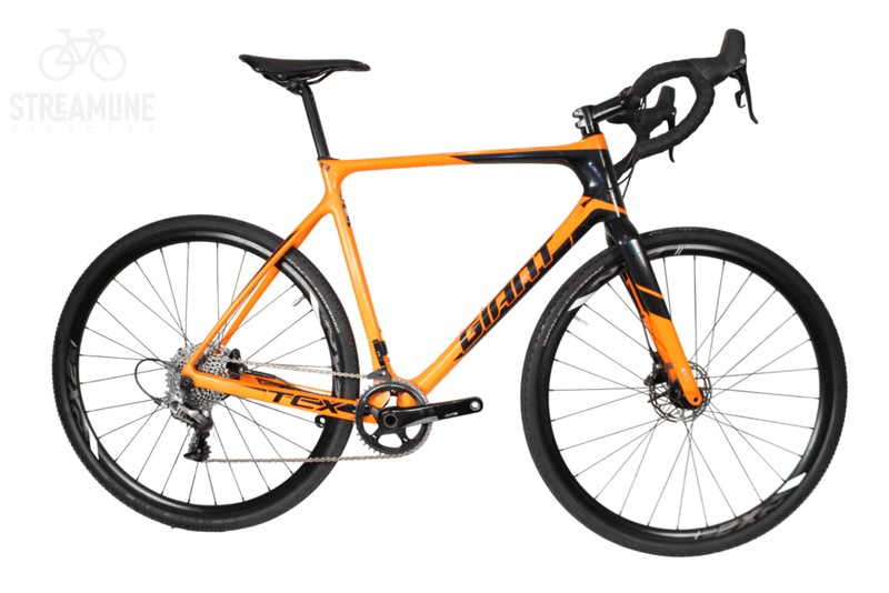 Giant TCX Advanced Pro 2 - Carbon Gravel Bike - Grade: Fair Bike Pre-Owned 