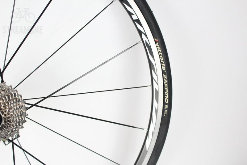 Mavic Aksium - Wheelset - Grade: New Bike Pre-Owned 