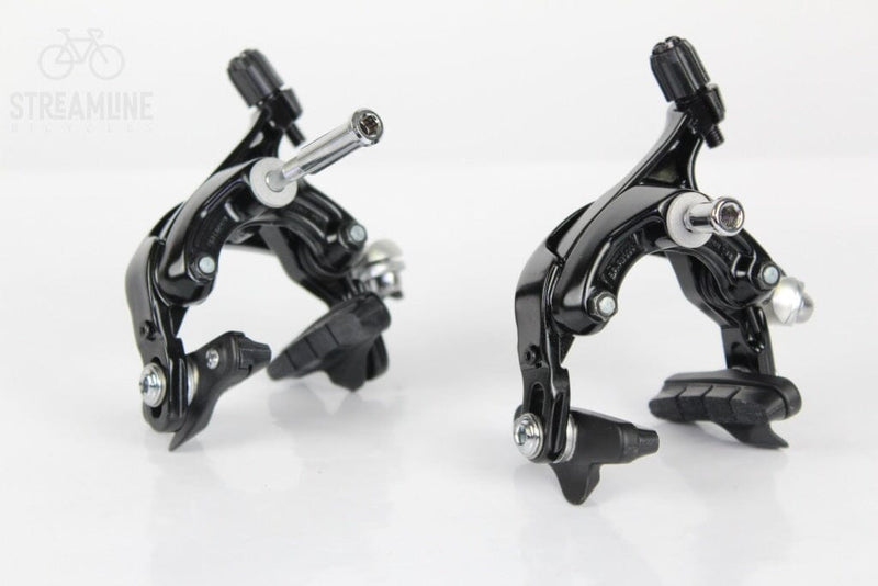 Shimano 105 R7000 - Rim Brake Caliper Set - Grade: Excellent Bike Pre-Owned 