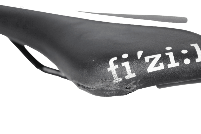 Fizik Arione Cx - Saddle - Grade: Fair Bike Pre-Owned 