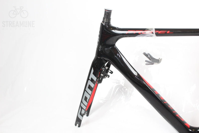 Giant Propel SL - Carbon Road Bike Frame - Grade: Good Bike Pre-Owned 