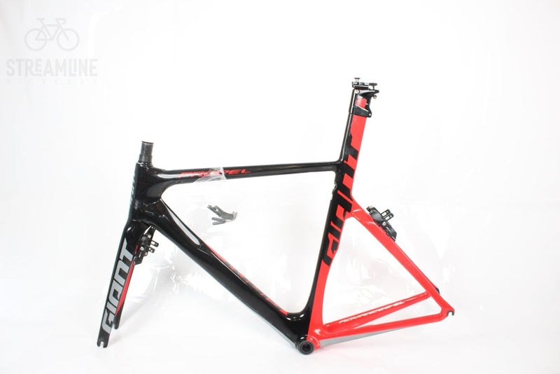 Giant Propel SL - Carbon Road Bike Frame - Grade: Good Bike Pre-Owned 