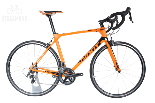 Giant TCR Advanced Pro 2 - Carbon Road Bike - Grade: Fair Bike Pre-Owned 